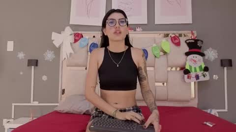 Snapshot of saraa_nix chatting on November 25, 2025, 3:06 am sara online show from November 25, 2025, 3:06 am