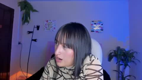 Snapshot of saraa_ramirez chatting on February 19, 2025, 5:49 pm Sarah Ramirez online show from February 19, 2025, 5:49 pm