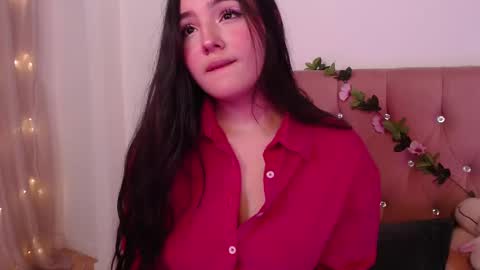 Snapshot of saraa_swett chatting on February 10, 2025, 5:19 pm online show from February 10, 2025, 5:19 pm