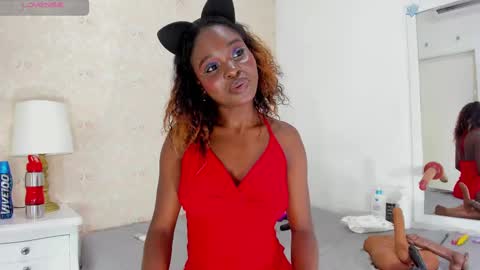 saraacollinss online show from March 5, 2025, 12:16 am