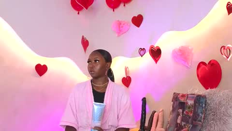 saraaguzman online show from February 24, 2026, 7:23 pm