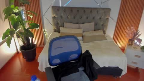 Snapshot of saraandsofi02 chatting on January 17, 2025, 8:02 am sofia gomez420 online show from January 17, 2025, 8:02 am