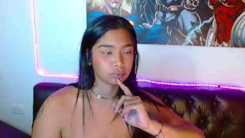 Snapshot of saraapril_1 chatting on December 27, 2024, 1:43 am SARAHGIL online show from December 27, 2024, 1:43 am