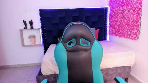 SARAHGIL online show from October 23, 2025, 9:57 pm