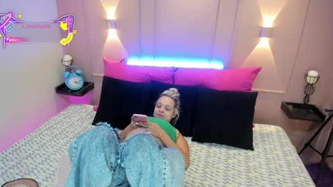 Snapshot of saraavila_ chatting on September 15, 2025, 8:09 pm SaraAvila  online show from September 15, 2025, 8:09 pm