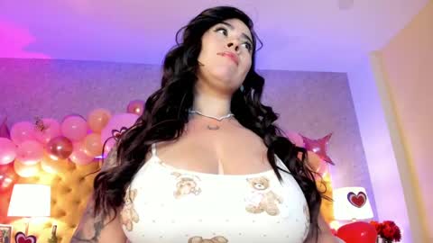 Snapshot of saraawolff chatting on February 15, 2025, 1:21 am Sara Wolff online show from February 15, 2025, 1:21 am
