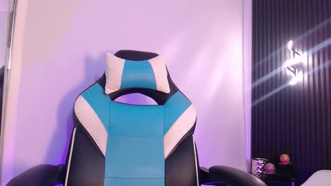 Sara online show from November 17, 2025, 4:07 am