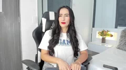  Sara Gomez  online show from October 5, 2025, 12:47 pm