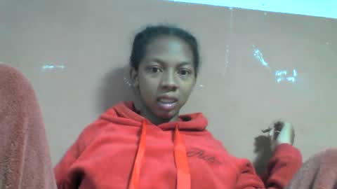 Snapshot of sarah146341 chatting on July 6, 2026, 5:04 am sarah146341 online show from July 6, 2026, 5:04 am