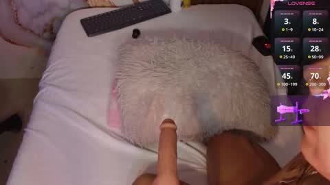 Sarah  online show from October 17, 2025, 2:19 pm