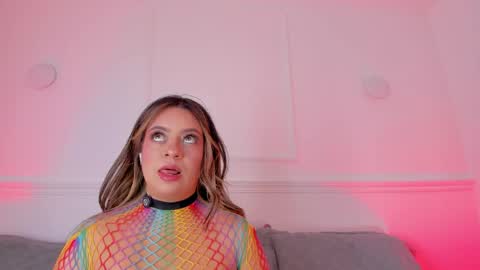 Sarah Bonneth online show from April 7, 2026, 11:43 am