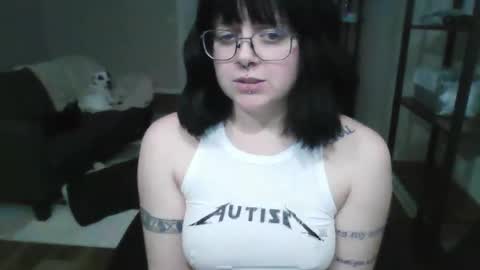 Snapshot of sarah_e_xx chatting on January 1, 2025, 5:33 am Sarah online show from January 1, 2025, 5:33 am