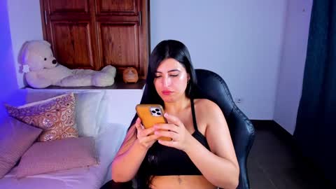 Snapshot of sarah_montale chatting on January 8, 2025, 4:12 am Sarah Independent model online show from January 8, 2025, 4:12 am