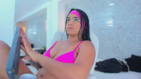 sarah online show from October 18, 2025, 12:17 pm