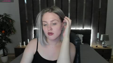 Snapshot of sarah_soul chatting on December 7, 2024, 7:27 am Sarah online show from December 7, 2024, 7:27 am