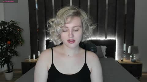 Snapshot of sarah_soul chatting on December 16, 2024, 4:02 am Sarah online show from December 16, 2024, 4:02 am