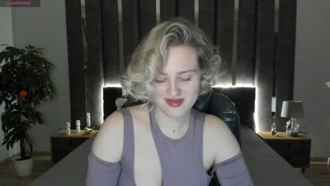 Snapshot of sarah_soul chatting on December 17, 2024, 1:07 am Sarah online show from December 17, 2024, 1:07 am