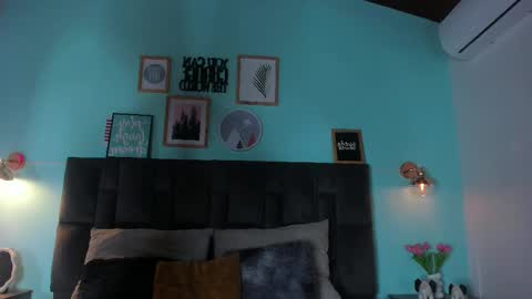 Snapshot of sarahevans__ chatting on February 25, 2025, 7:36 pm Sarah Evans online show from February 25, 2025, 7:36 pm