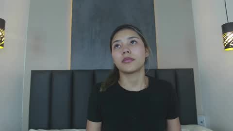 Snapshot of sarahevans__ chatting on March 12, 2025, 6:40 am Sarah Evans online show from March 12, 2025, 6:40 am