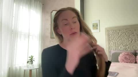 Sarah online show from May 28, 2026, 6:49 pm