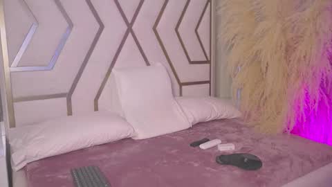 Sarah online show from March 25, 2026, 1:39 pm