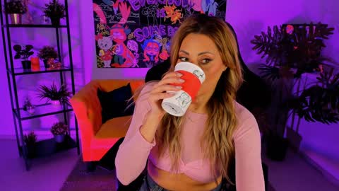 Snapshot of sarahholly chatting on January 3, 2025, 11:25 am Divine Sarah NONUDE model online show from January 3, 2025, 11:25 am