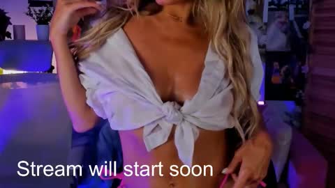 Divine Sarah NONUDE model online show from November 10, 2025, 11:20 am