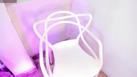 Sarahnovoa  online show from December 16, 2025, 8:36 pm