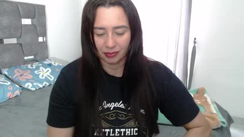 Lia online show from May 15, 2026, 7:43 pm