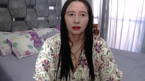 Lia online show from May 18, 2026, 12:22 pm
