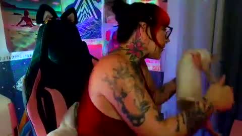 Snapshot of saraht666 chatting on October 19, 2025, 7:20 am Sarah T online show from October 19, 2025, 7:20 am