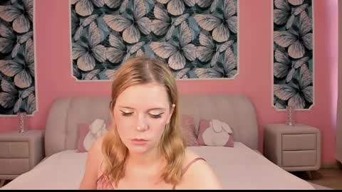 sarahwantslove online show from April 9, 2026, 6:19 am