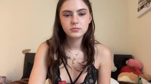 Snapshot of sarahxaoliver1 chatting on September 11, 2025, 5:35 pm SarahxOliver online show from September 11, 2025, 5:35 pm