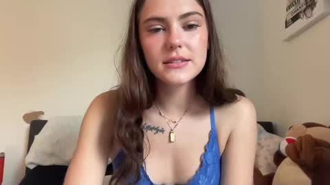 Snapshot of sarahxaoliver1 chatting on September 23, 2025, 3:48 pm SarahxOliver online show from September 23, 2025, 3:48 pm
