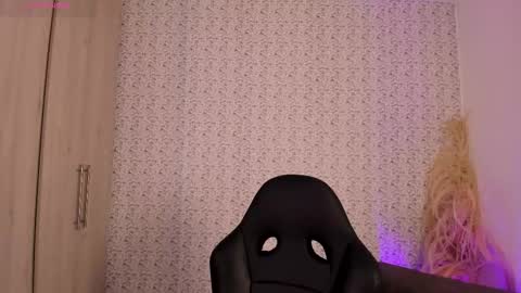 Sara jones   online show from February 4, 2026, 9:26 am