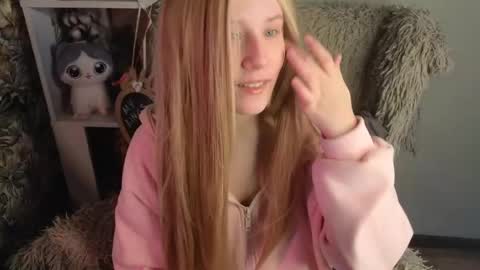 Sara online show from May 13, 2026, 1:58 am