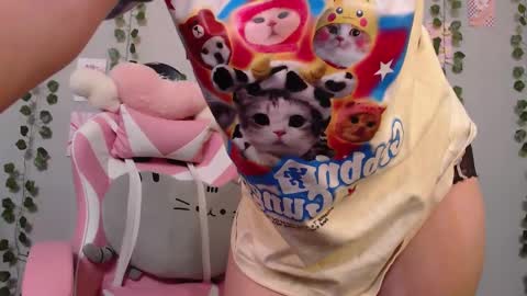 Snapshot of sarakinski chatting on March 1, 2025, 12:01 pm Sara online show from March 1, 2025, 12:01 pm