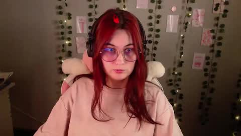 Snapshot of sarakinski chatting on November 23, 2025, 12:27 pm Sara online show from November 23, 2025, 12:27 pm