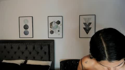 Sara online show from April 15, 2026, 12:23 pm