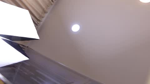 Sara Lugo  online show from March 2, 2026, 12:45 pm