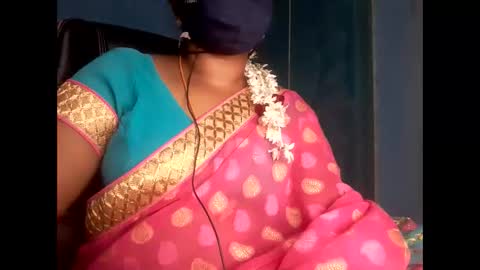 Tamil-saranya online show from December 4, 2024, 6:17 pm