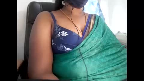 Tamil-saranya online show from February 12, 2025, 5:26 am