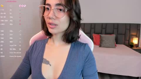 Sara online show from October 30, 2025, 1:45 pm