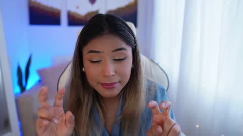 Snapshot of saraparisi_ chatting on December 8, 2024, 8:36 pm Sara online show from December 8, 2024, 8:36 pm