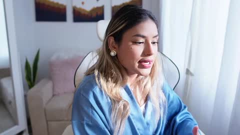 Snapshot of saraparisi_ chatting on December 13, 2024, 9:30 pm Sara online show from December 13, 2024, 9:30 pm