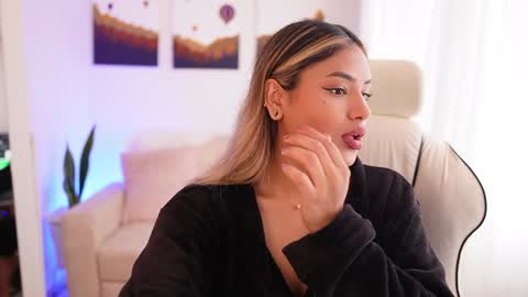 Snapshot of saraparisi_ chatting on December 21, 2024, 9:04 pm Sara online show from December 21, 2024, 9:04 pm