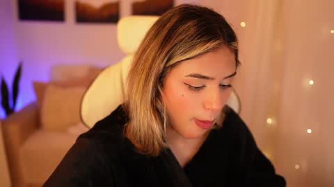 Snapshot of saraparisi_ chatting on December 28, 2024, 1:18 am Sara online show from December 28, 2024, 1:18 am
