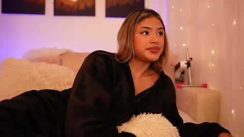 Snapshot of saraparisi_ chatting on December 29, 2024, 12:09 am Sara online show from December 29, 2024, 12:09 am