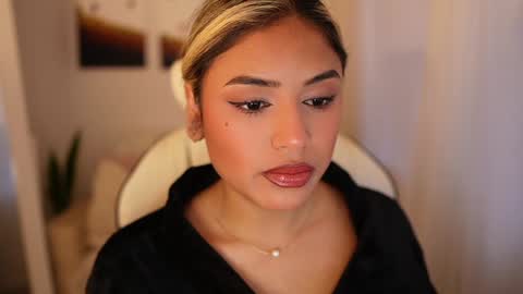 Snapshot of saraparisi_ chatting on December 31, 2024, 10:56 pm Sara online show from December 31, 2024, 10:56 pm