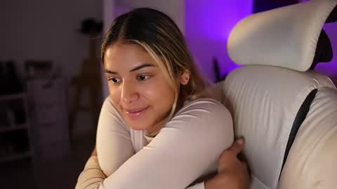 Snapshot of saraparisi_ chatting on February 21, 2025, 2:06 am Sara online show from February 21, 2025, 2:06 am